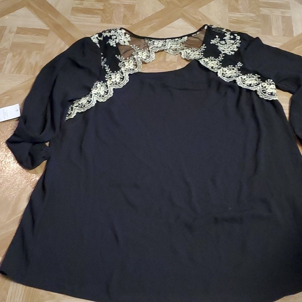 Signature studio top - Picture 2 of 4